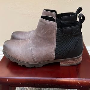 Sorel Emelie Waterproof Leather Chelsea Boots, size 6.5